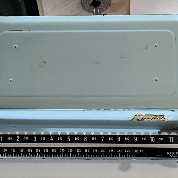 Vintage Blue Kitchen Scale - Picture 2 of 9